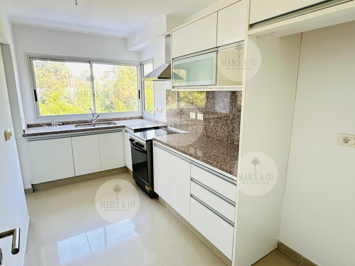 Apartamento ID.573 - Apartamento en venta 2 dormitorios, Altos del Golf, Playa Brava!