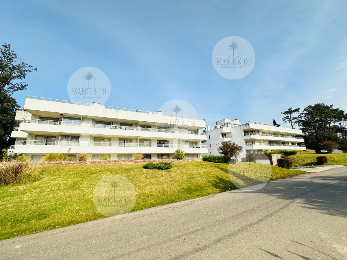 Apartamento ID.573 - Apartamento en venta 2 dormitorios, Altos del Golf, Playa Brava!