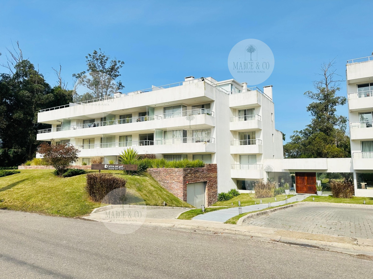 Apartamento ID.573 - Apartamento en venta 2 dormitorios, Altos del Golf, Playa Brava!