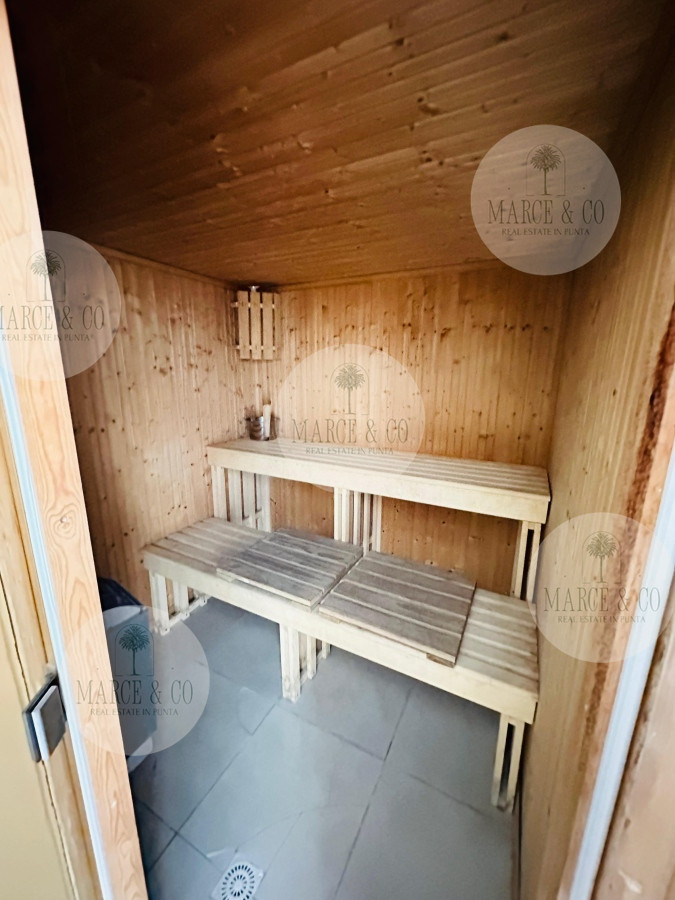 Apartamento ID.573 - Apartamento en venta 2 dormitorios, Altos del Golf, Playa Brava!
