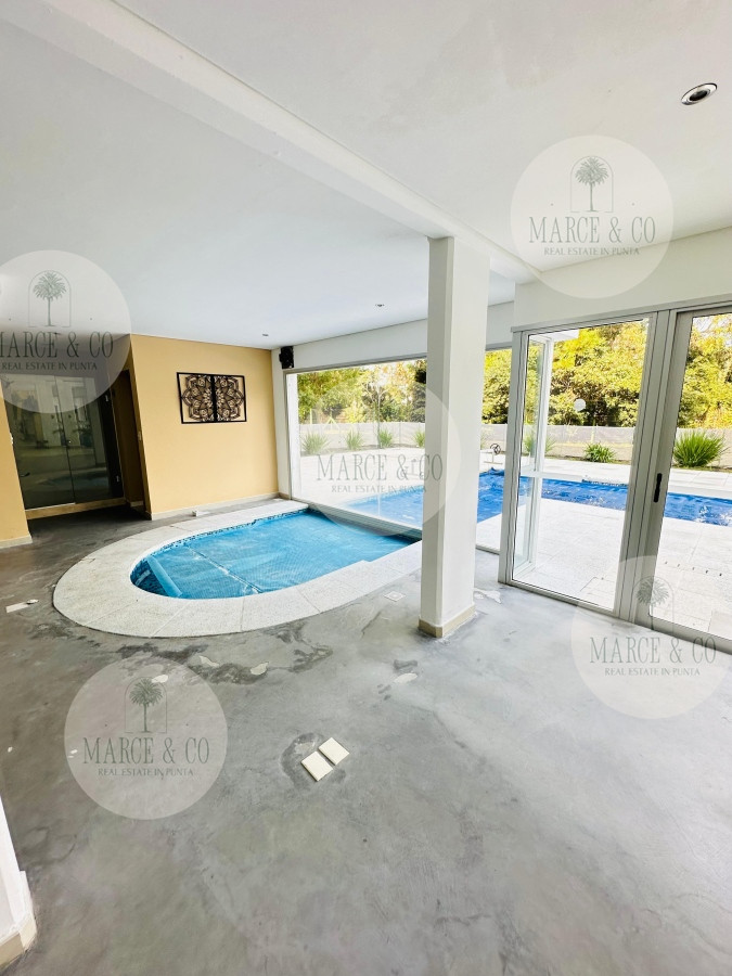 Apartamento ID.573 - Apartamento en venta 2 dormitorios, Altos del Golf, Playa Brava!