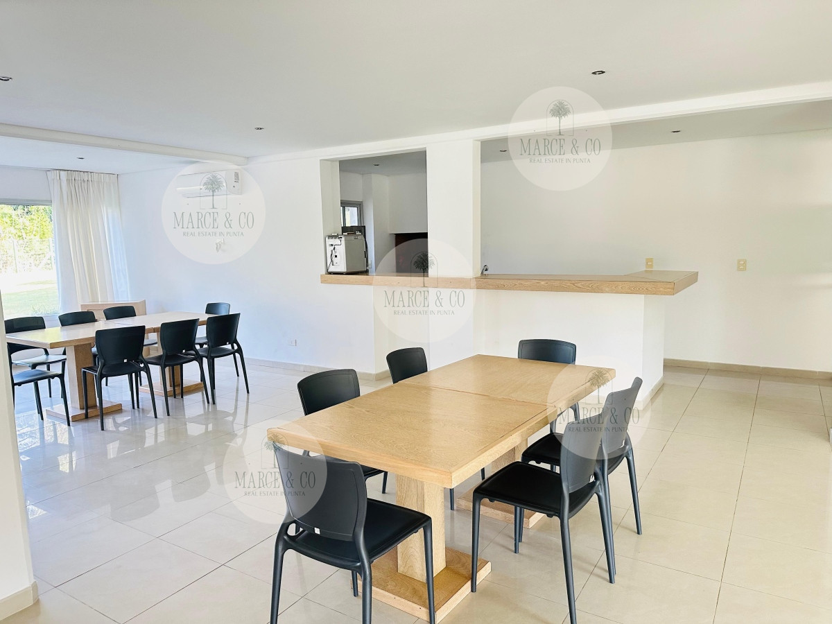 Apartamento ID.573 - Apartamento en venta 2 dormitorios, Altos del Golf, Playa Brava!