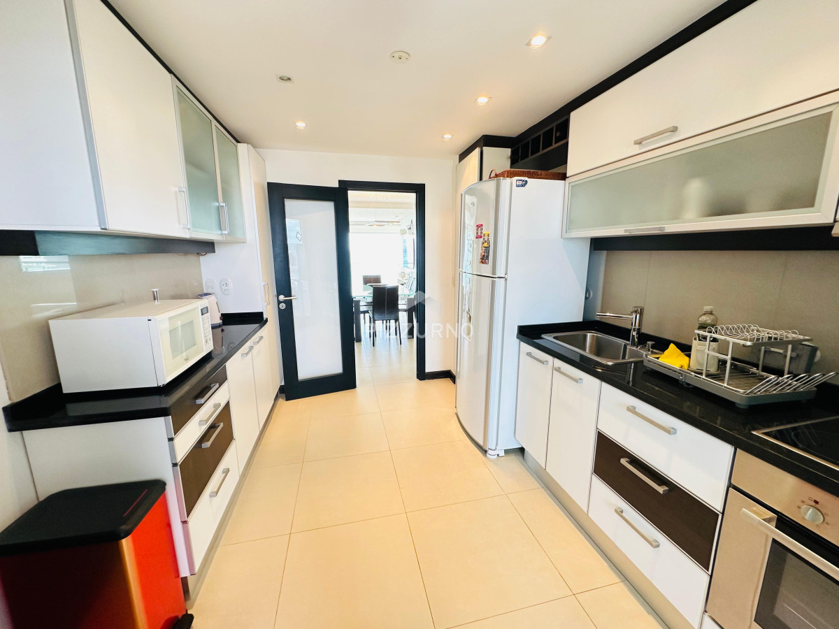 Apartamento Ref.1112 - Apartamento de 3 dormitorios en venta, Mansa 