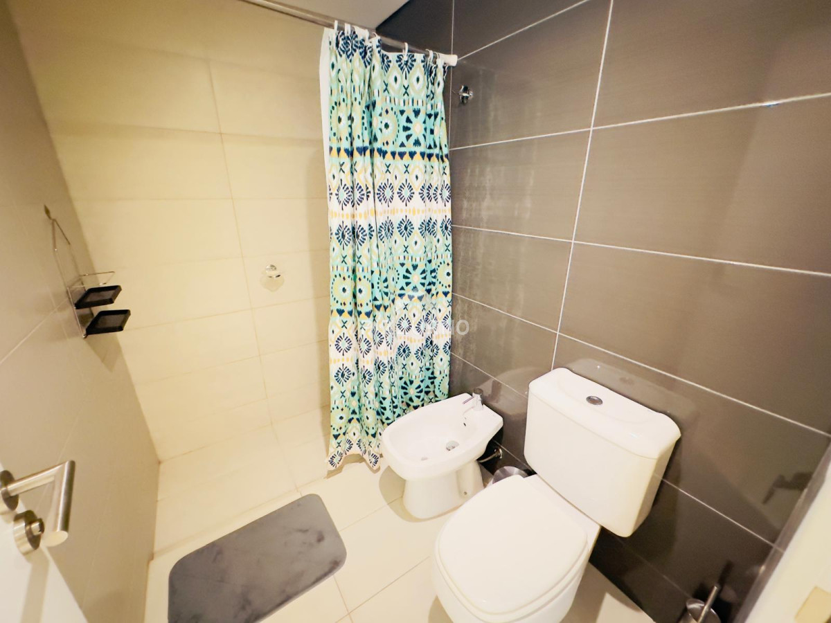 Apartamento Ref.132 - Departamento en alquiler en edificio con servicios.