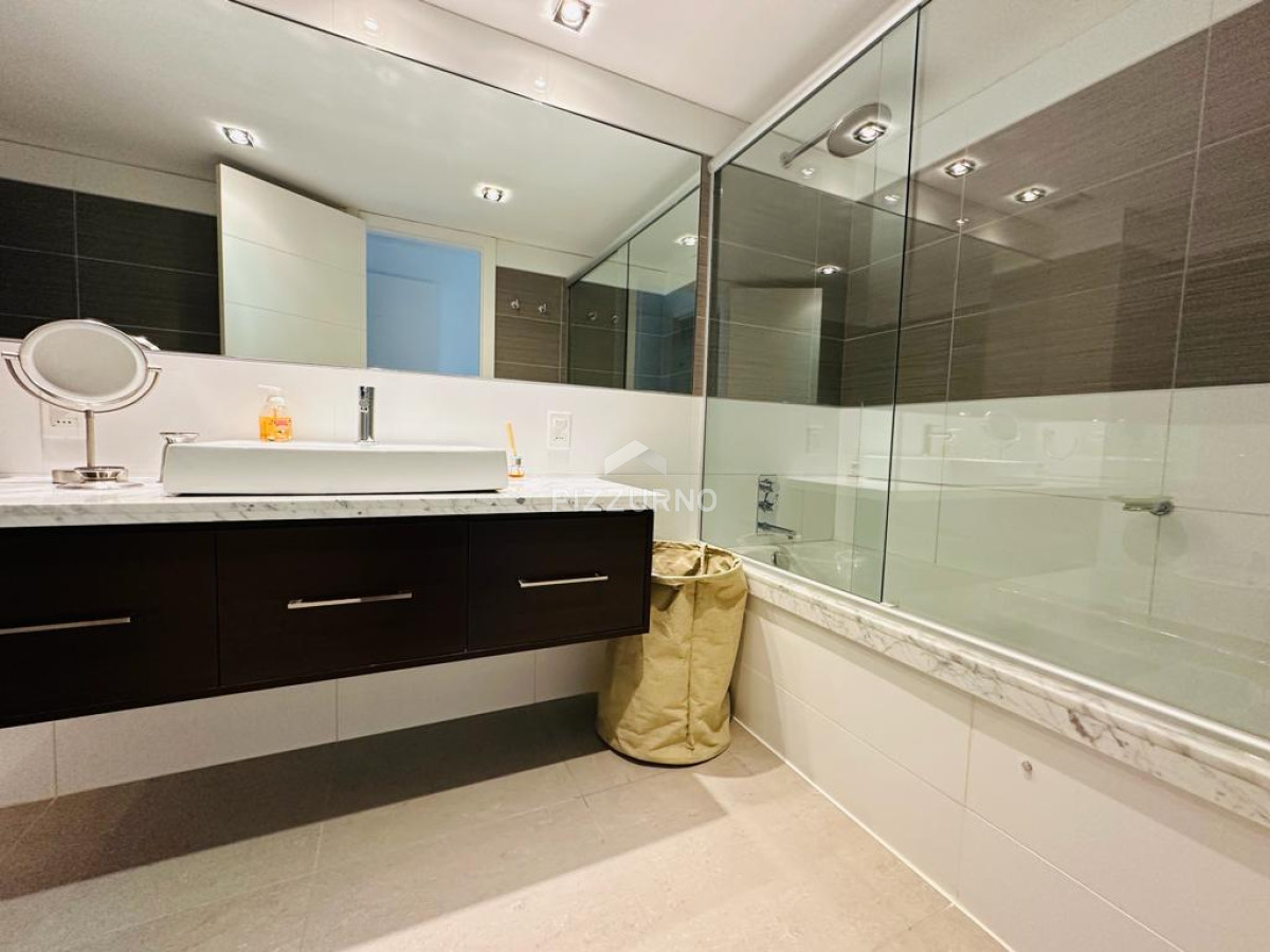Apartamento Ref.913 - Alquiler 3 dormitorios en edificio One 
