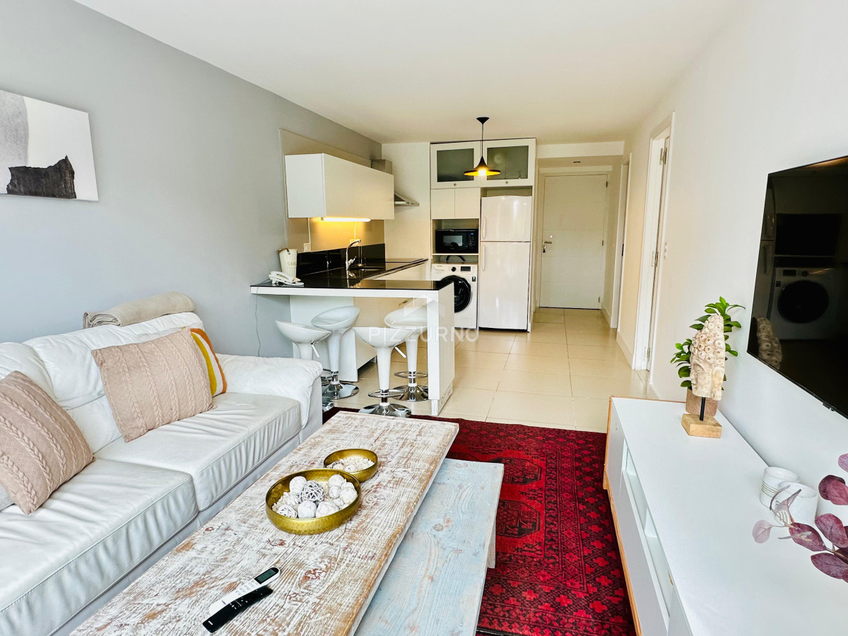 Apartamento Ref.1016 - Apartamento en alquiler con parrillero propio