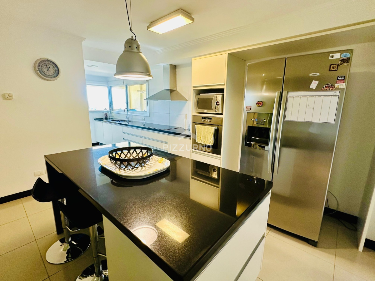 Apartamento Ref.915 - Departamento primera fila brava, tres dormitorios en suite
