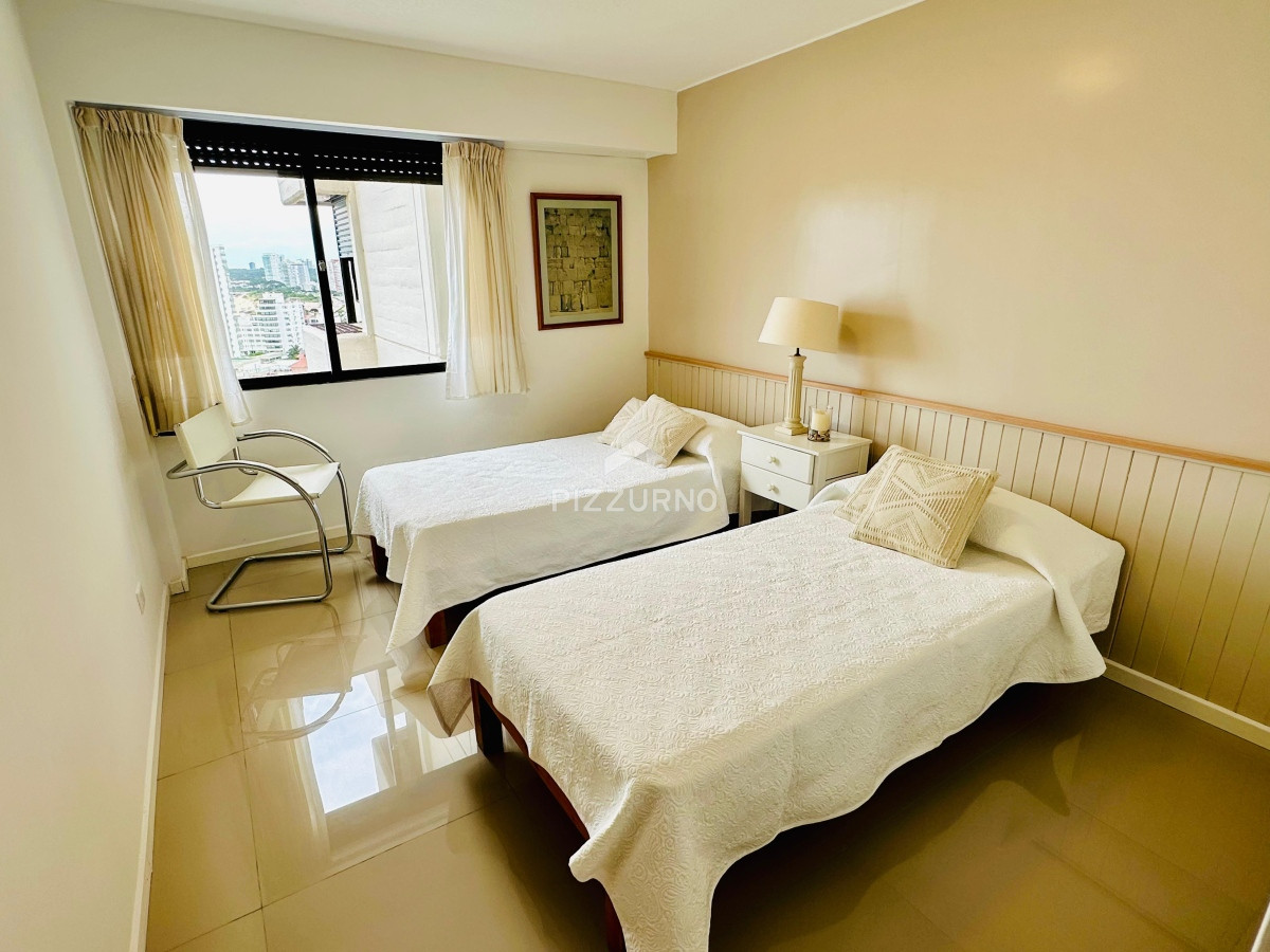 Apartamento Ref.914 - Apartamento de 3 dormitorios en alquiler, playa Brava