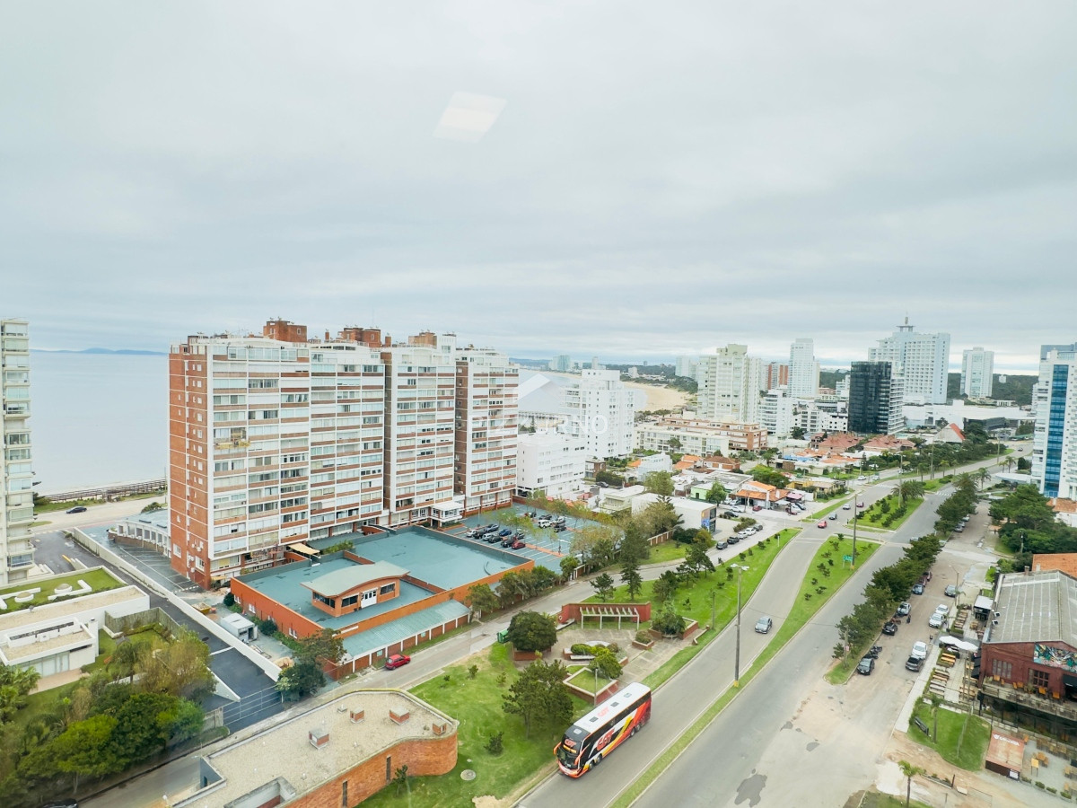 Apartamento Ref.187 - Departamento en alquiler de 2 dormitorios, Punta del Este