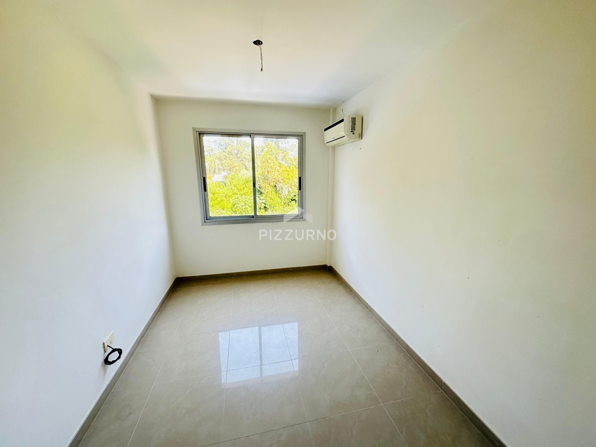 Apartamento Ref.986 - Apartamento en venta 2 dormitorios, Altos del Golf, Playa Brava!
