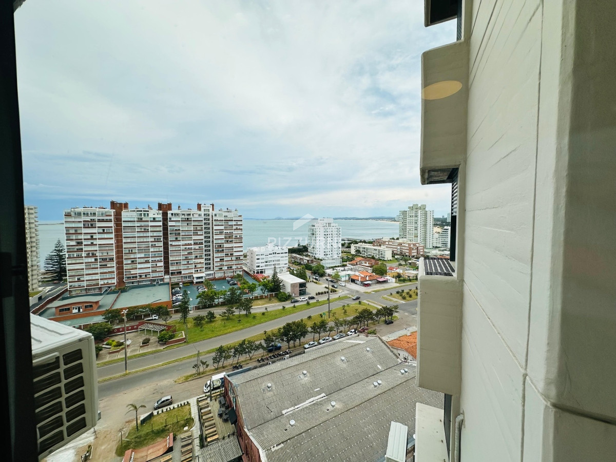 Apartamento Ref.914 - Apartamento de 3 dormitorios en alquiler, playa Brava