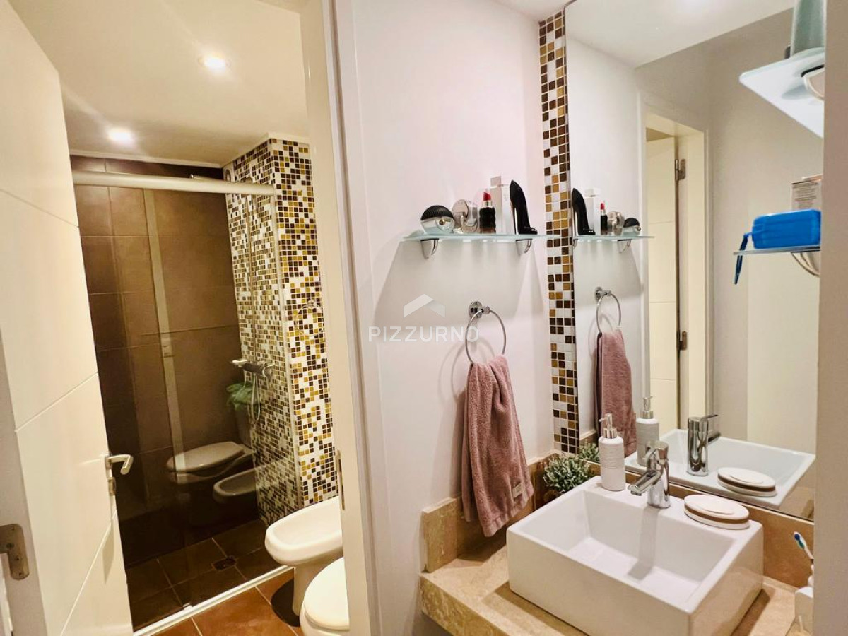 Apartamento Ref.879 - Apartamento de tres dormitorios en venta, zona brava 