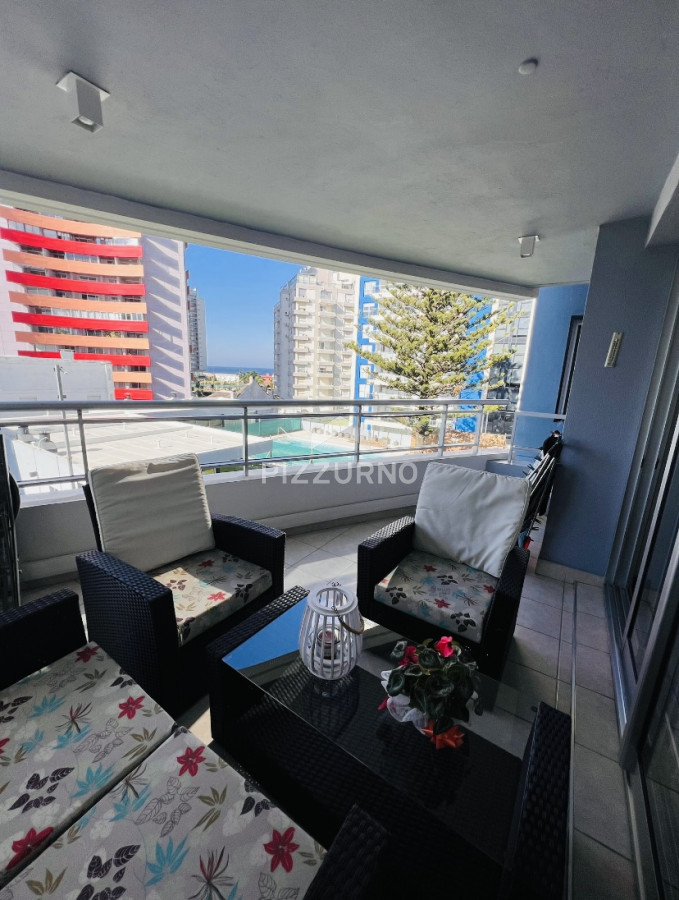Apartamento Ref.879 - Apartamento de tres dormitorios en venta, zona brava 