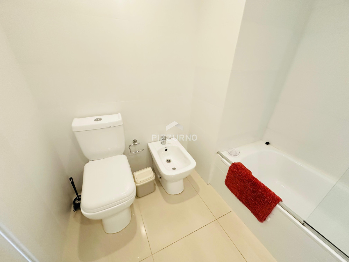 Apartamento Ref.107 - Departamento en alquiler de 2 dormitorios a 1 cuadra de la brava