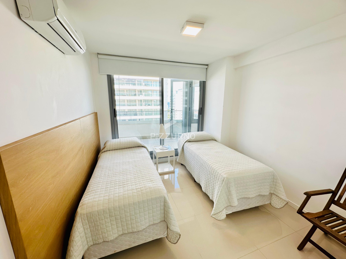 Apartamento Ref.107 - Departamento en alquiler de 2 dormitorios a 1 cuadra de la brava