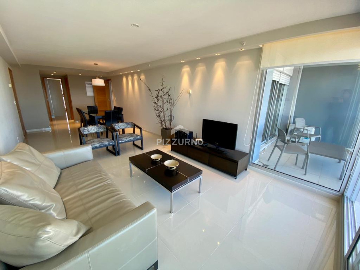 Apartamento Ref.99 - Torre de categoria con la  mejor vista de playa mansa 