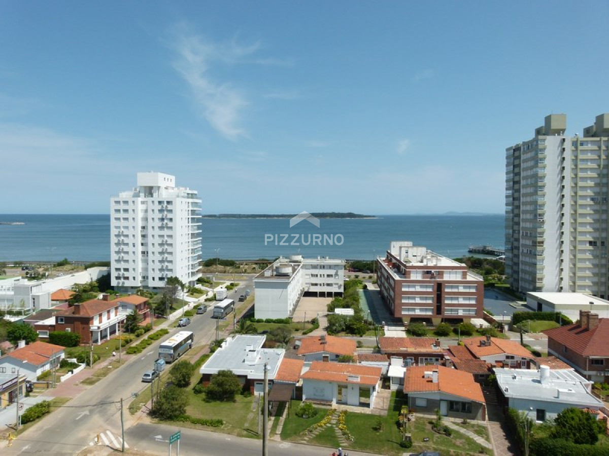 Apartamento Ref.103 - Departamento en playa mansa con parrillero propio