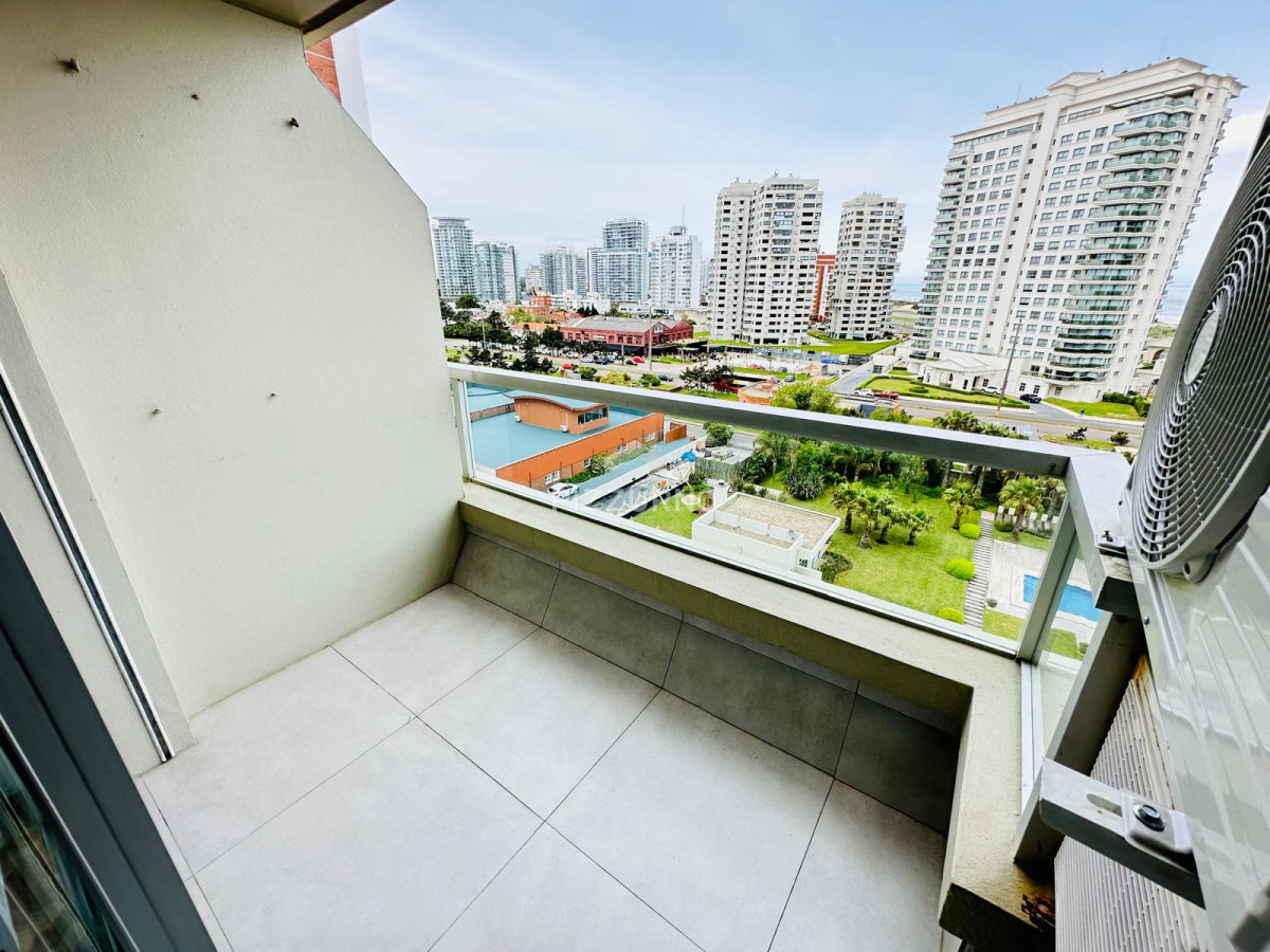 Apartamento Ref.1015 - Apartamento de tres dormitorios en alquiler, primera linea de la Mansa