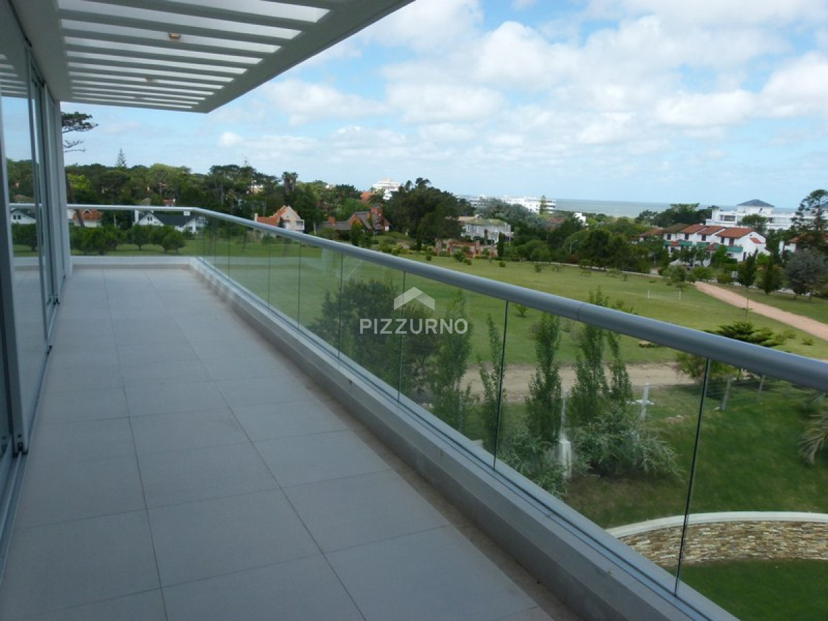 Apartamento Ref.137 - Hermoso Pent House con pileta propia