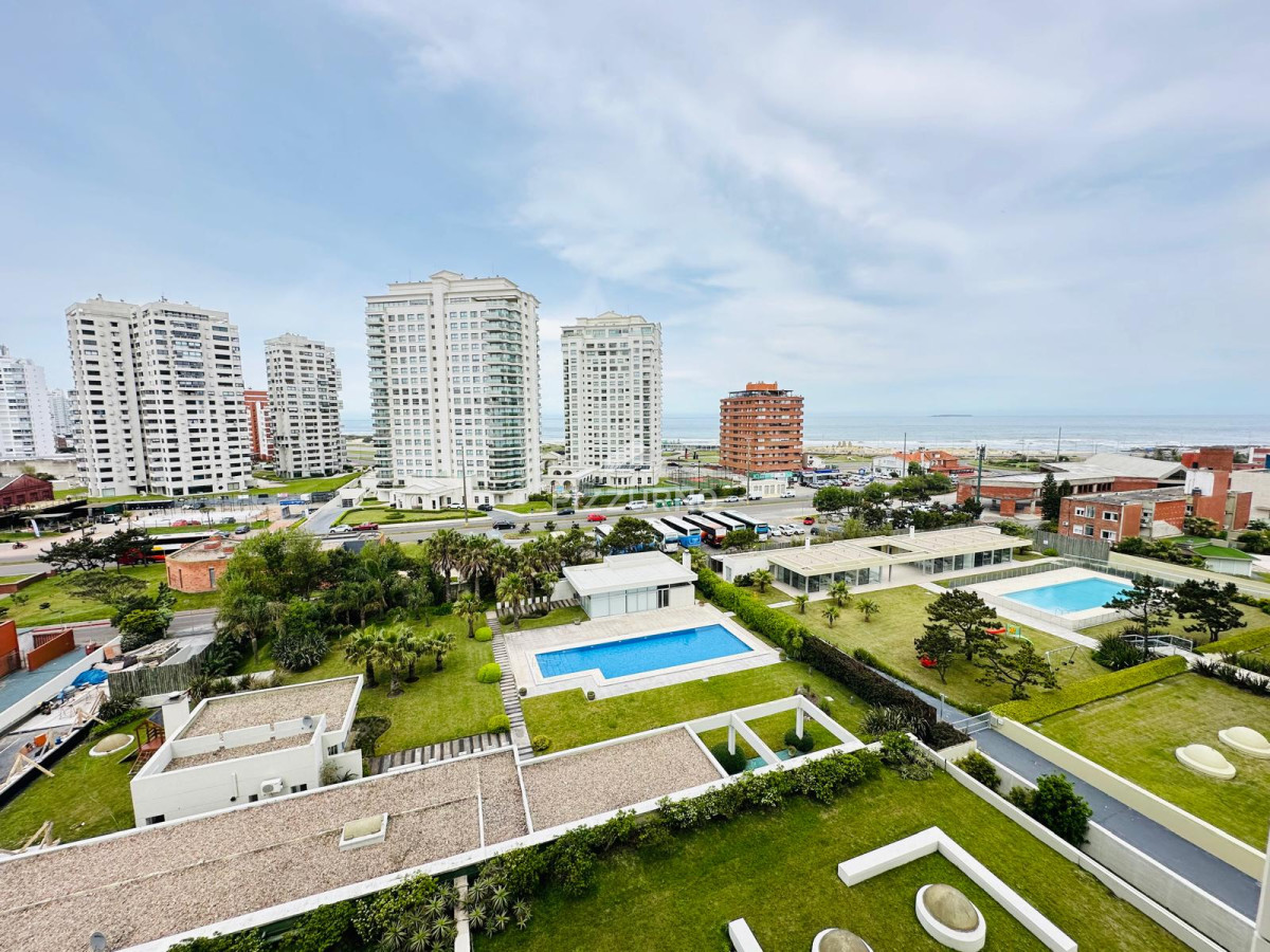 Apartamento Ref.1015 - Apartamento de tres dormitorios en alquiler, primera linea de la Mansa