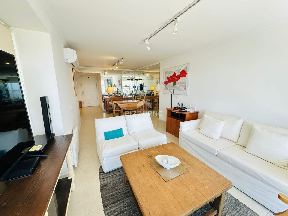 Apartamento Ref.103 - Departamento en playa mansa con parrillero propio