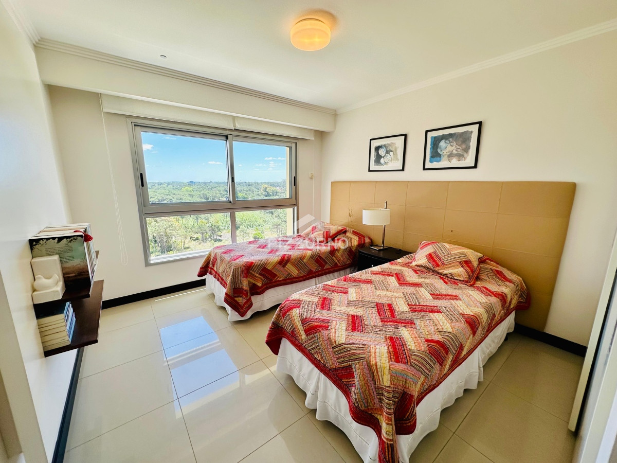 Apartamento Ref.915 - Departamento primera fila brava, tres dormitorios en suite