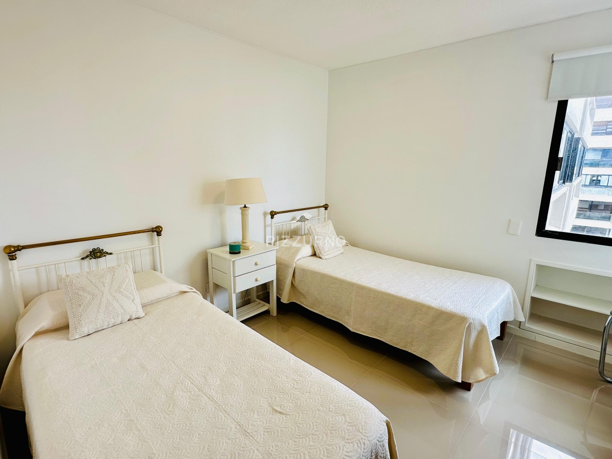 Apartamento Ref.914 - Apartamento de 3 dormitorios en alquiler, playa Brava