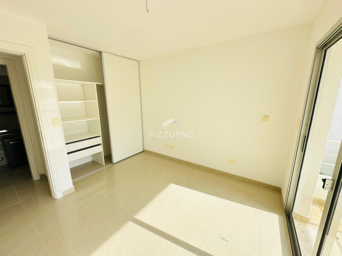 Apartamento Ref.986 - Apartamento en venta 2 dormitorios, Altos del Golf, Playa Brava!