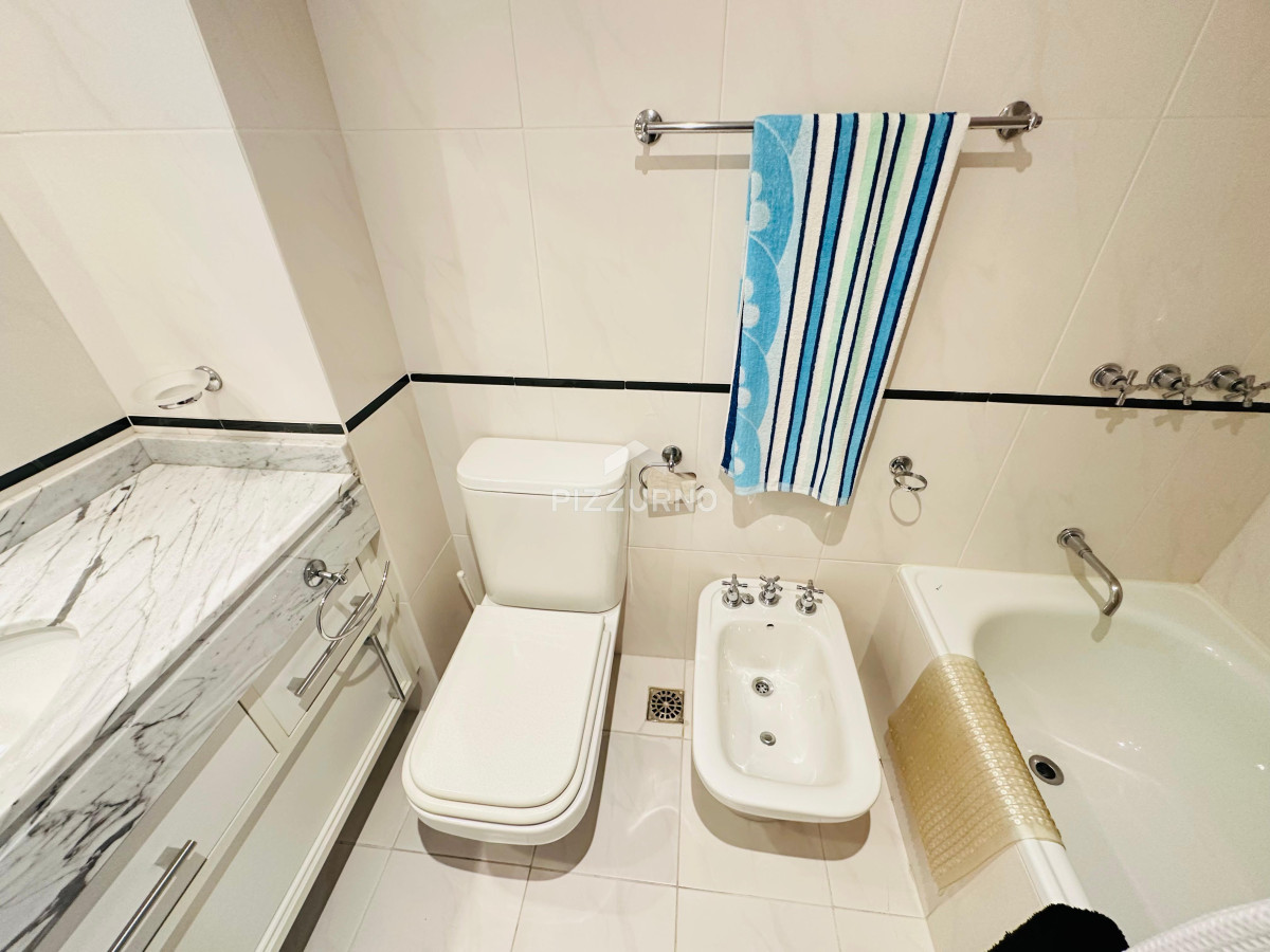 Apartamento Ref.103 - Departamento en playa mansa con parrillero propio