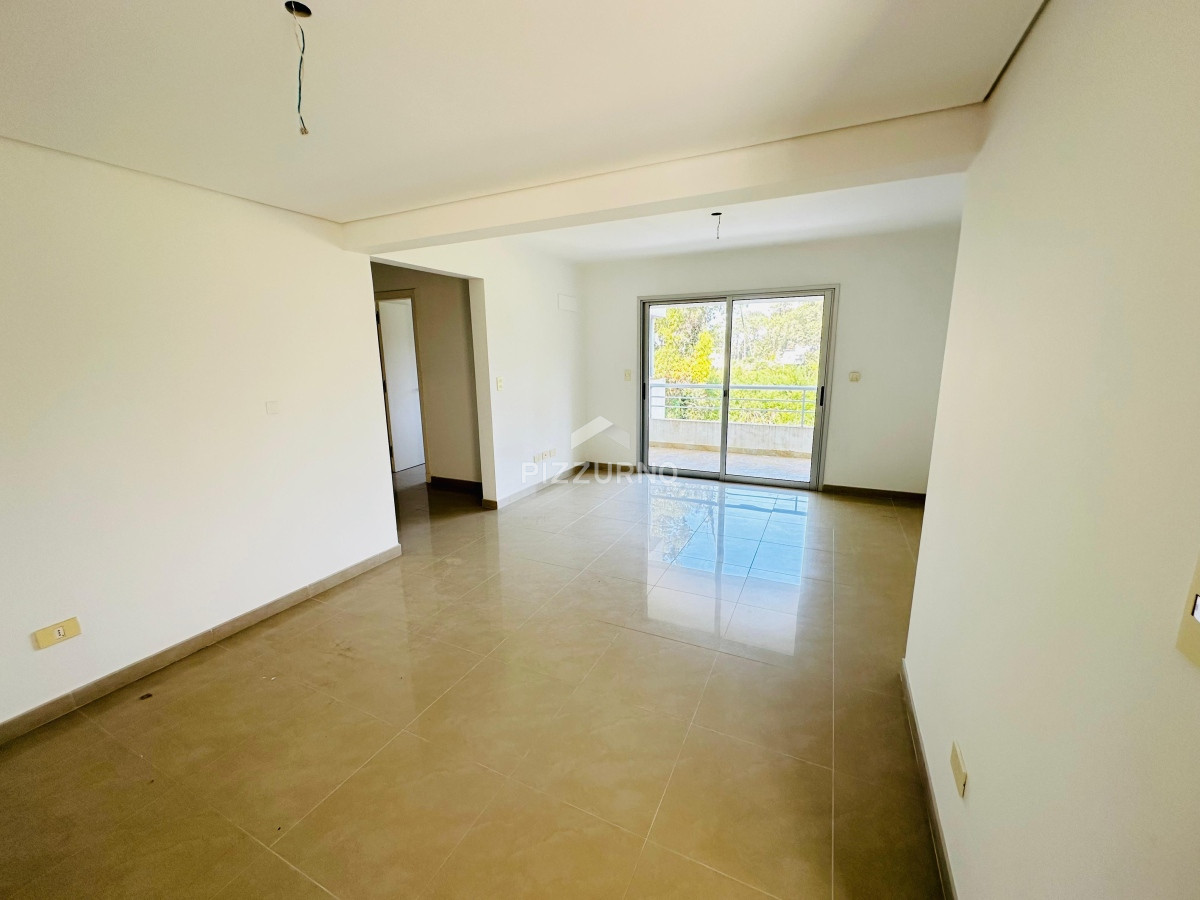 Apartamento Ref.986 - Apartamento en venta 2 dormitorios, Altos del Golf, Playa Brava!