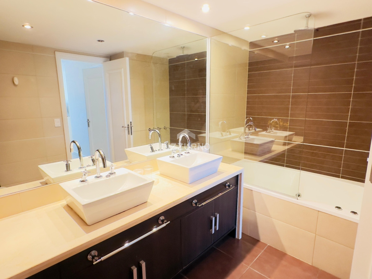 Apartamento Ref.187 - Departamento en alquiler de 2 dormitorios, Punta del Este