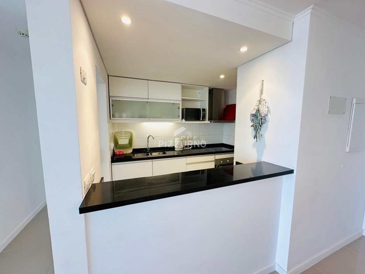 Apartamento Ref.132 - Departamento en alquiler en edificio con servicios.