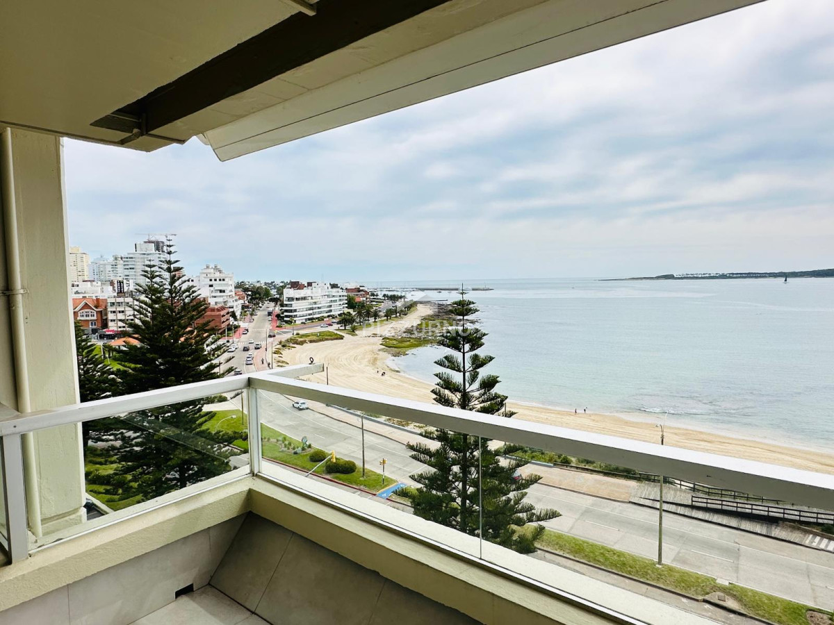 Apartamento Ref.1015 - Apartamento de tres dormitorios en alquiler, primera linea de la Mansa