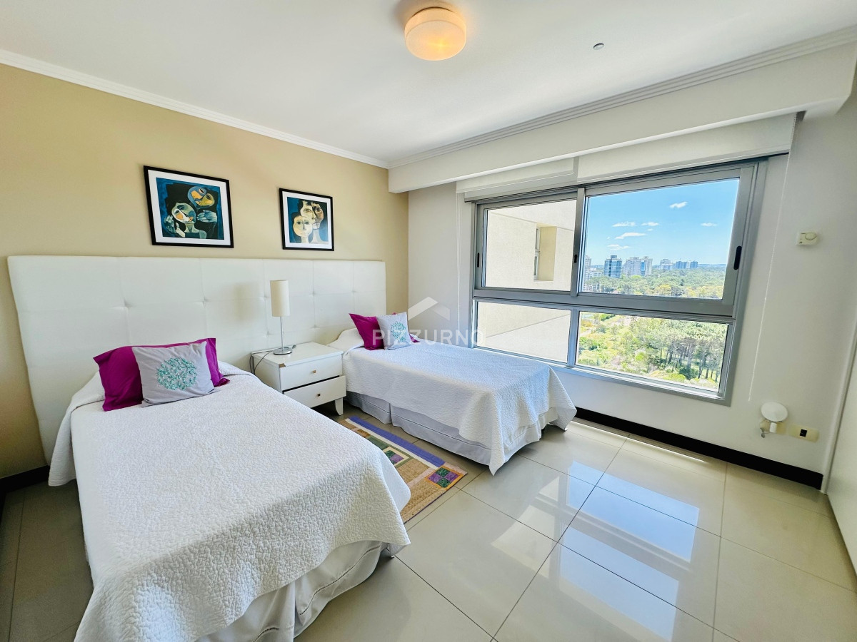 Apartamento Ref.915 - Departamento primera fila brava, tres dormitorios en suite