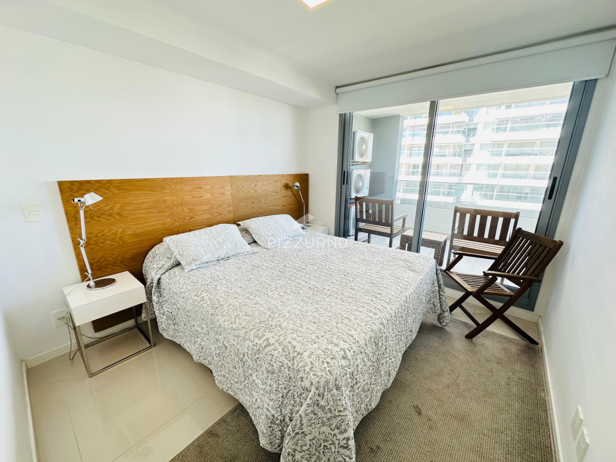 Apartamento Ref.107 - Departamento en alquiler de 2 dormitorios a 1 cuadra de la brava