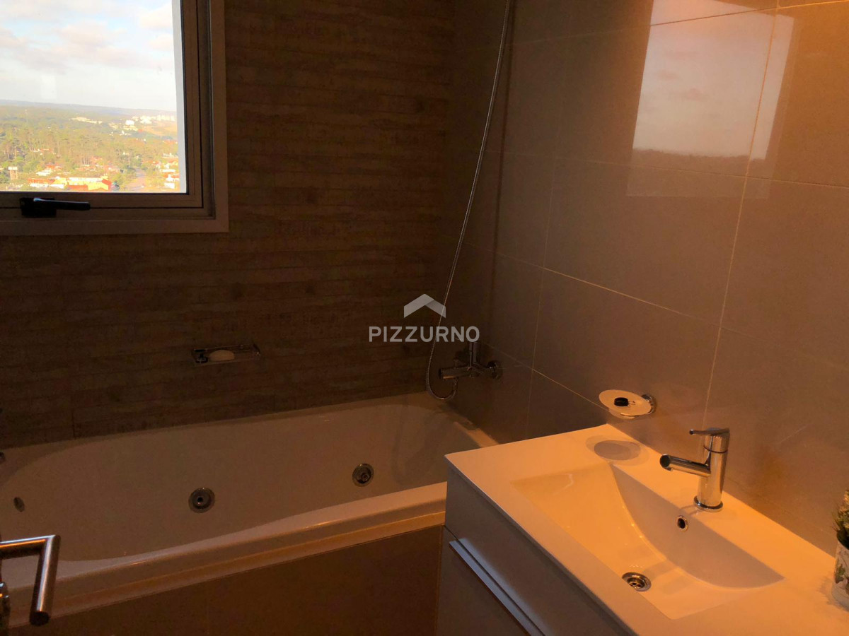 Apartamento Ref.199 - Departamento en alquiler 2 dormitorios y servicio en la brava