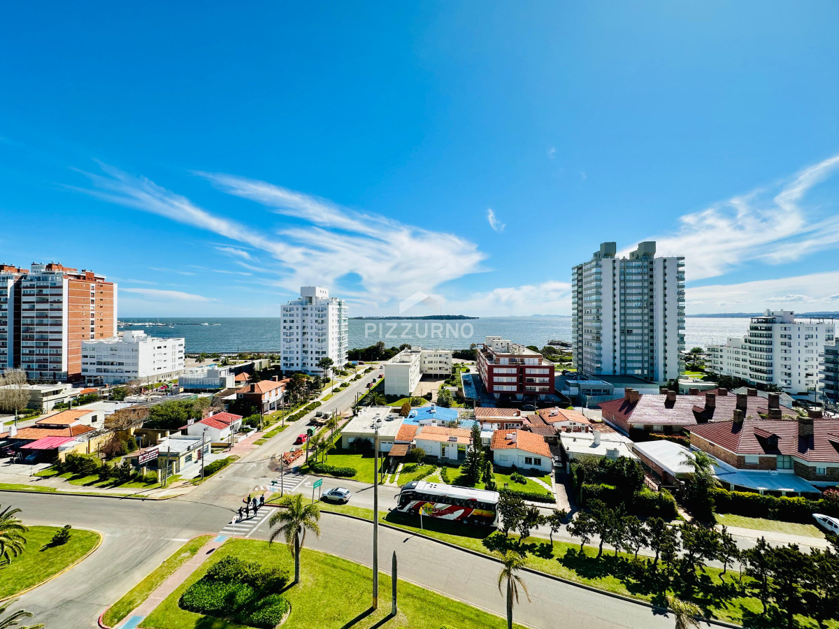 Apartamento Ref.103 - Departamento en playa mansa con parrillero propio