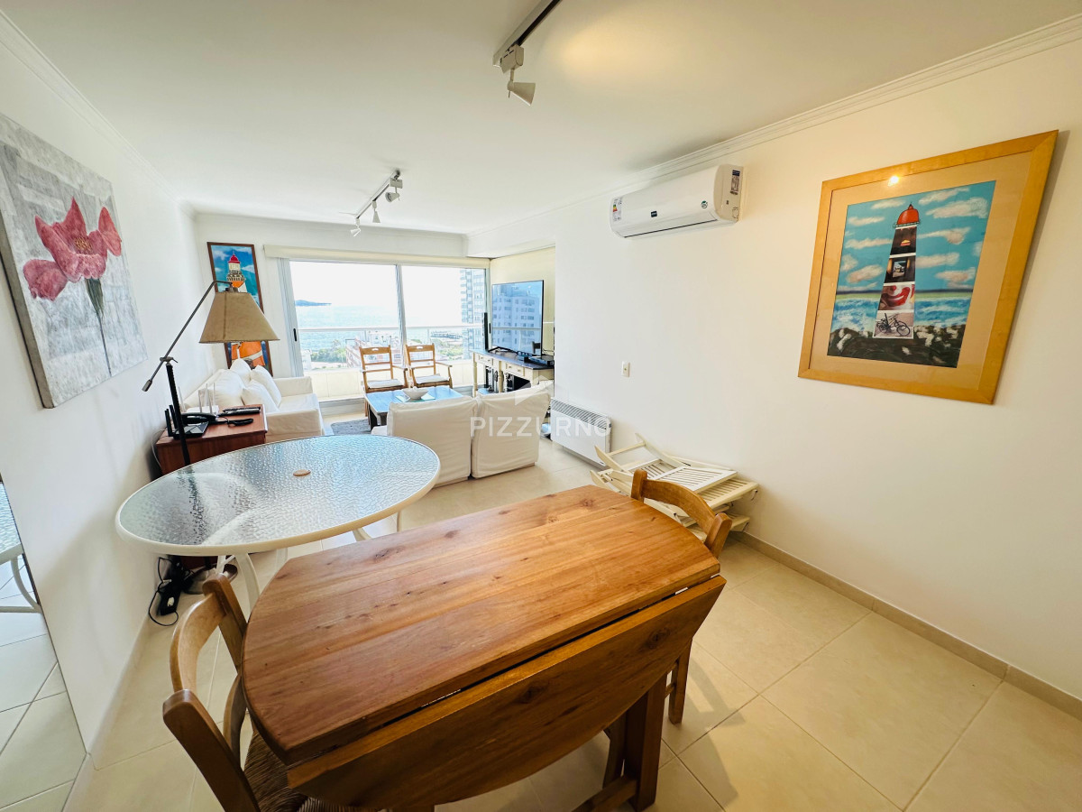 Apartamento Ref.103 - Departamento en playa mansa con parrillero propio