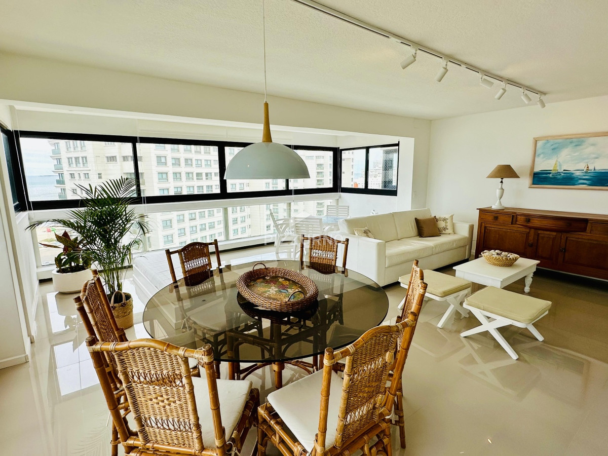 Apartamento Ref.914 - Apartamento de 3 dormitorios en alquiler, playa Brava