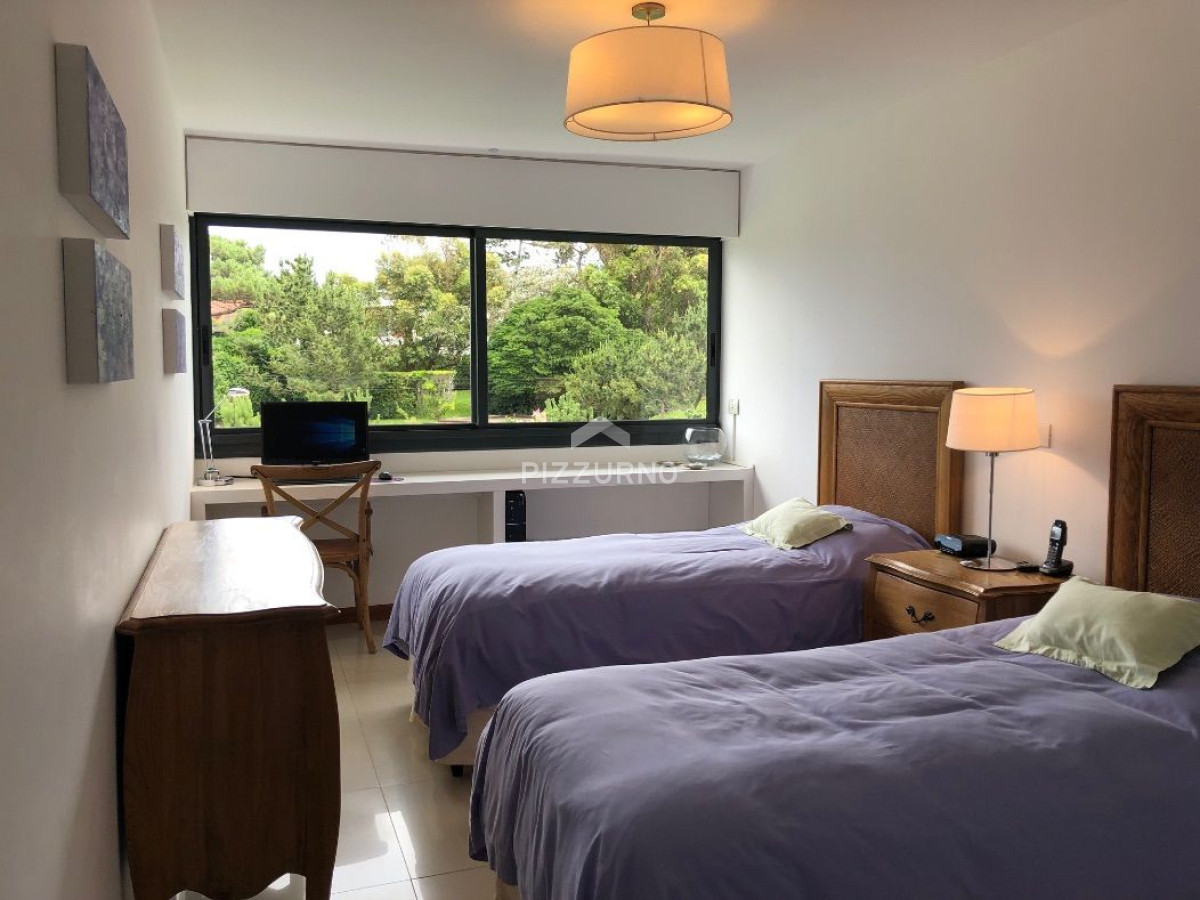 Apartamento Ref.645 - edificio en primera linea al mar , consulte por alquiler y venta 