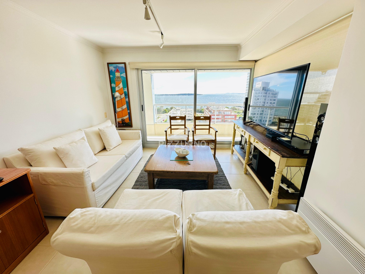 Apartamento Ref.103 - Departamento en playa mansa con parrillero propio