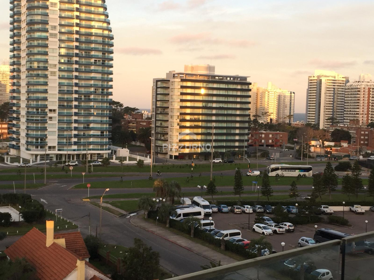 Apartamento Ref.54 - departamento a metros de playa mansa con todos los servicios 