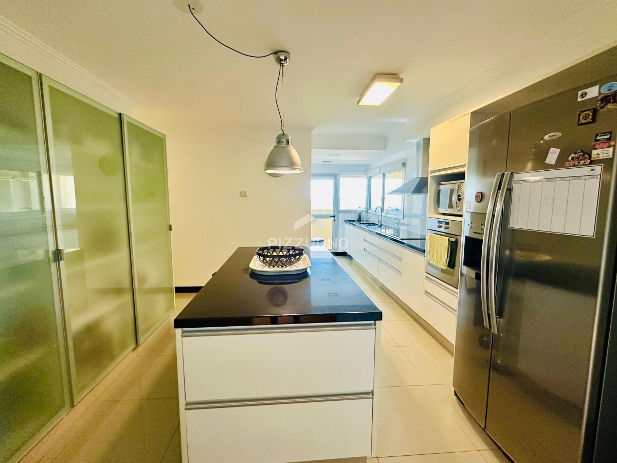 Apartamento Ref.915 - Departamento primera fila brava, tres dormitorios en suite