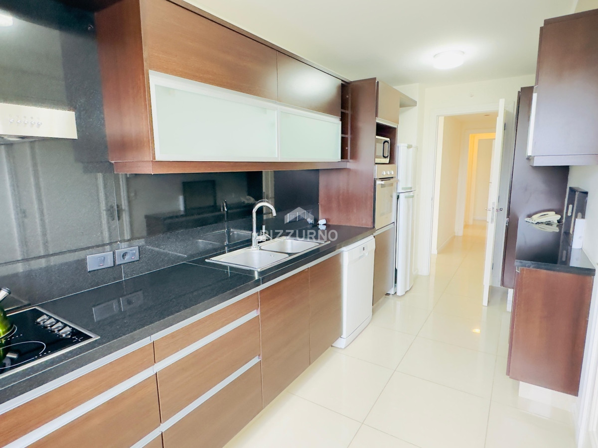Apartamento Ref.187 - Departamento en alquiler de 2 dormitorios, Punta del Este