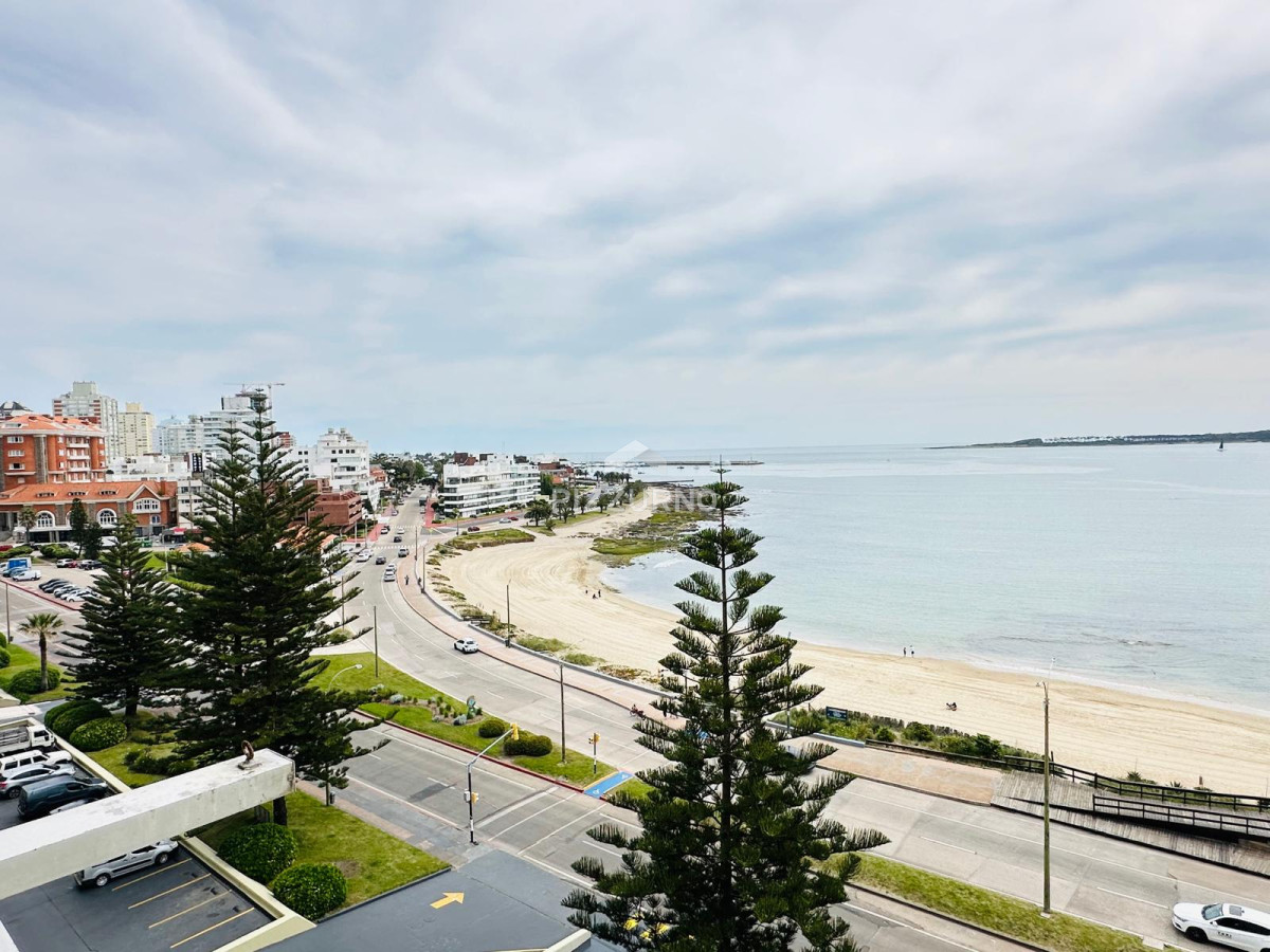 Apartamento Ref.1015 - Apartamento de tres dormitorios en alquiler, primera linea de la Mansa