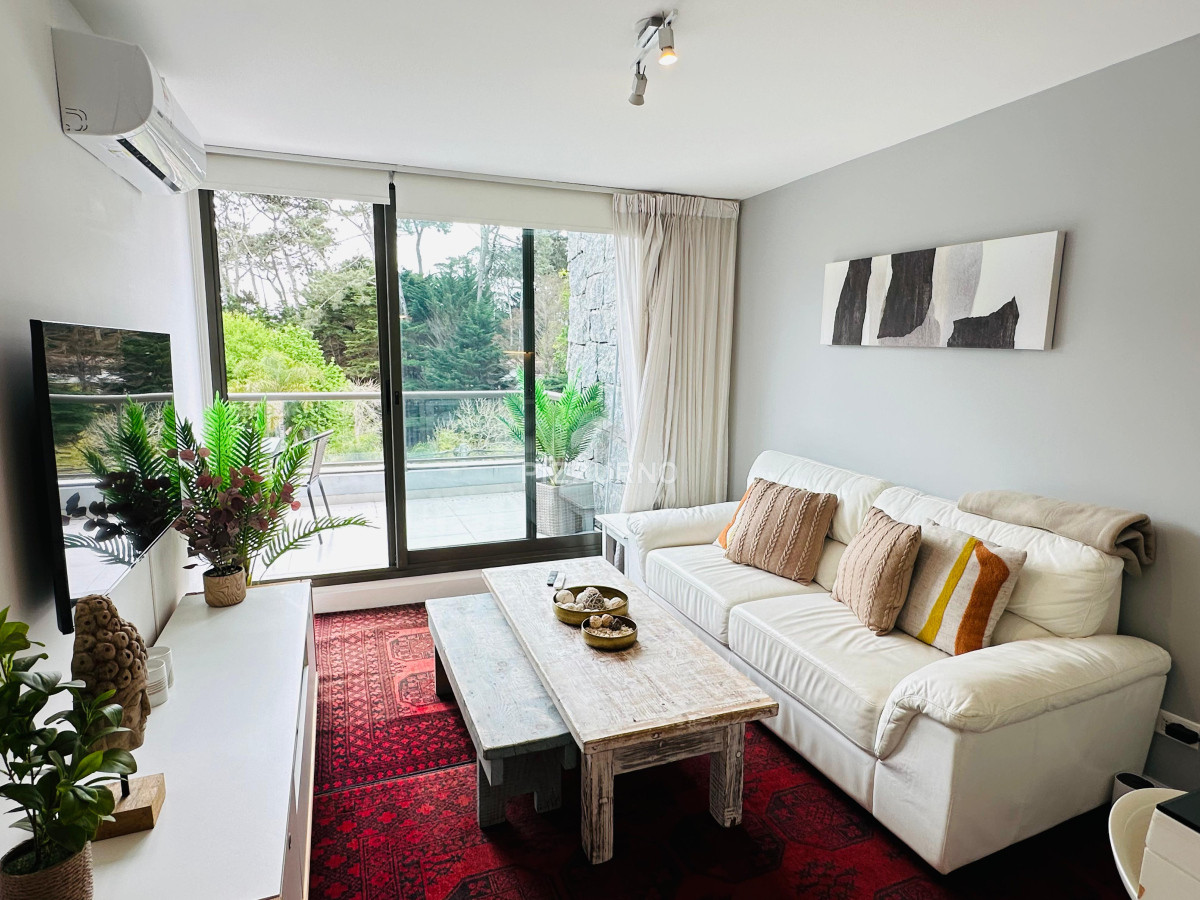 Apartamento Ref.1016 - Apartamento en alquiler con parrillero propio