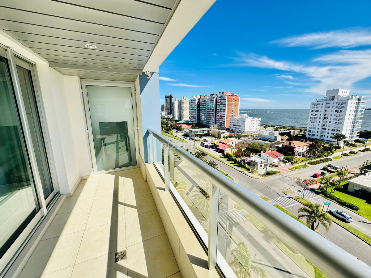 Apartamento Ref.103 - Departamento en playa mansa con parrillero propio