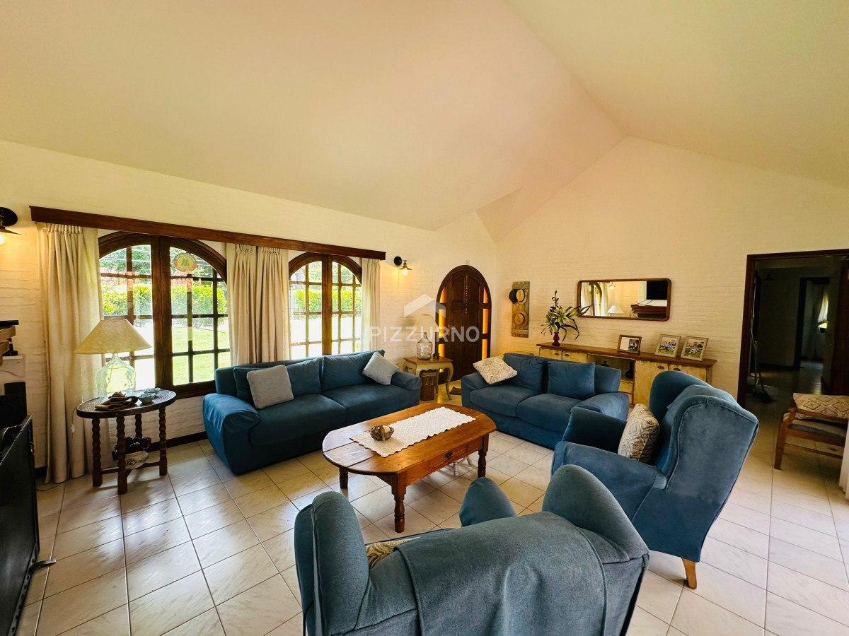 Casa Ref.934 - Hermosa casa en alquiler de 4 dormitorios en San Rafael