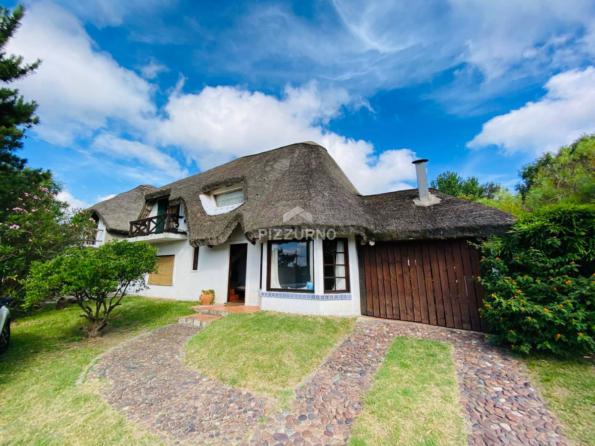 Casa Ref.1052 - Casa en venta en Lausana, Maldonado