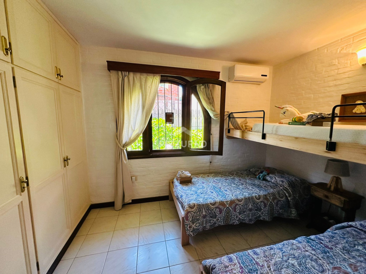 Casa Ref.934 - Hermosa casa en alquiler de 4 dormitorios en San Rafael